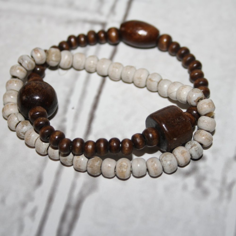 Beautiful wooden bracelet set 7"